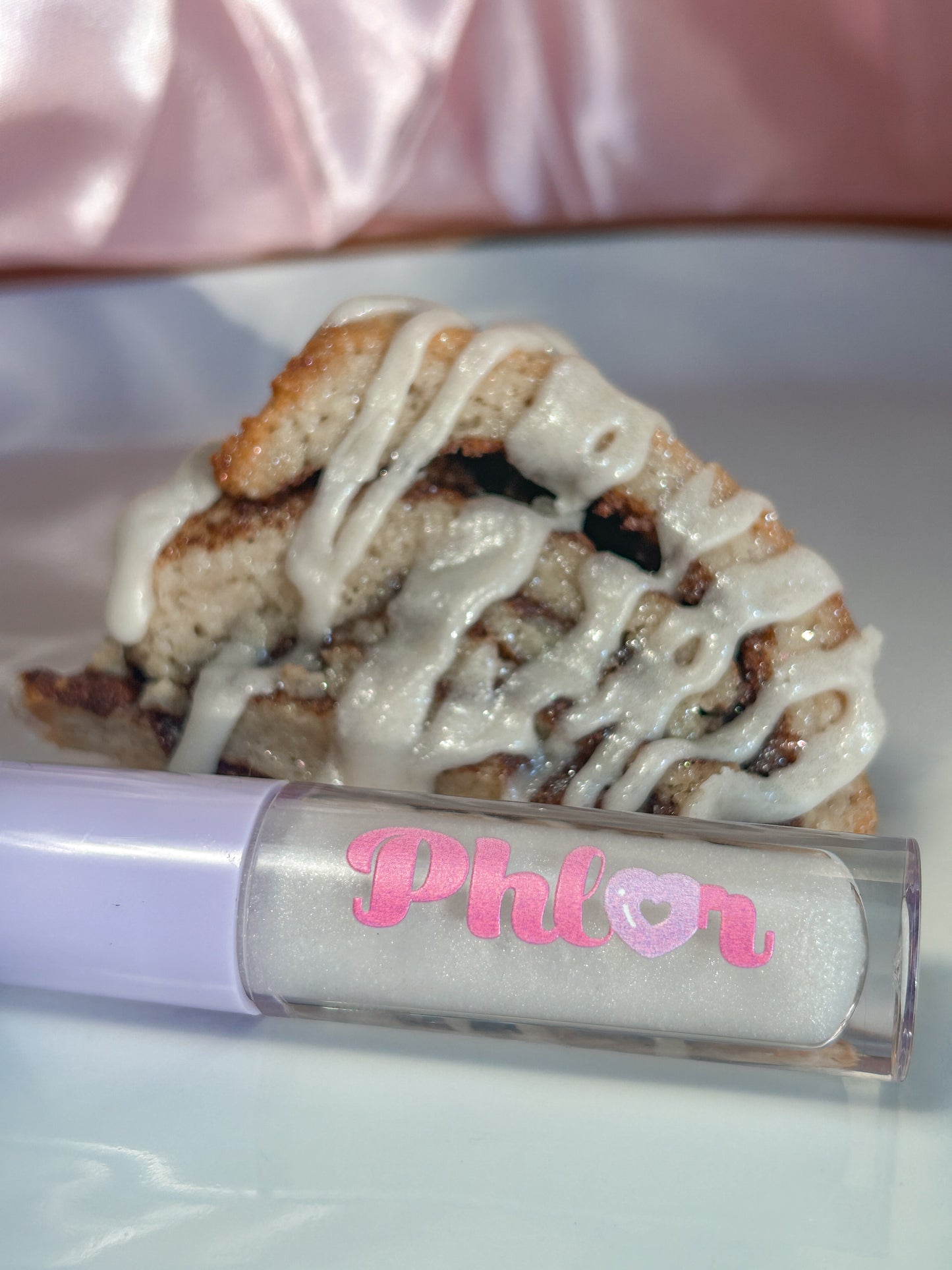 Cinnamon roll lipgloss